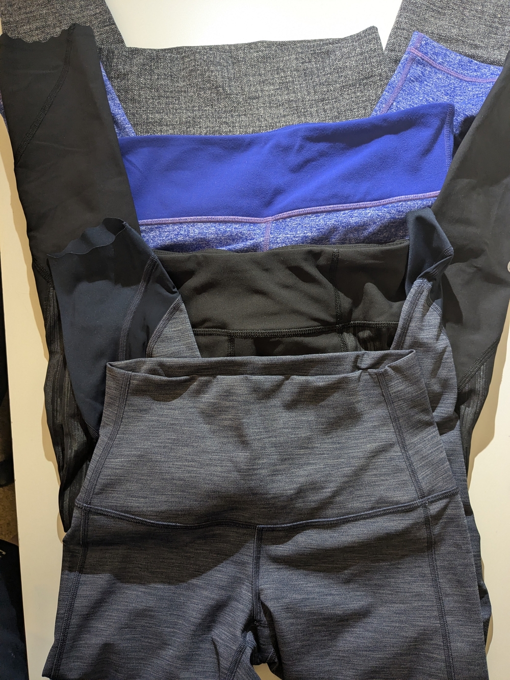 Bundle of 4 Size 6 Lululemon Bottoms - Picture 2 of 2